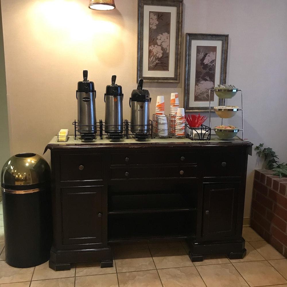 Quality Inn & Suites Mansfield Extérieur photo