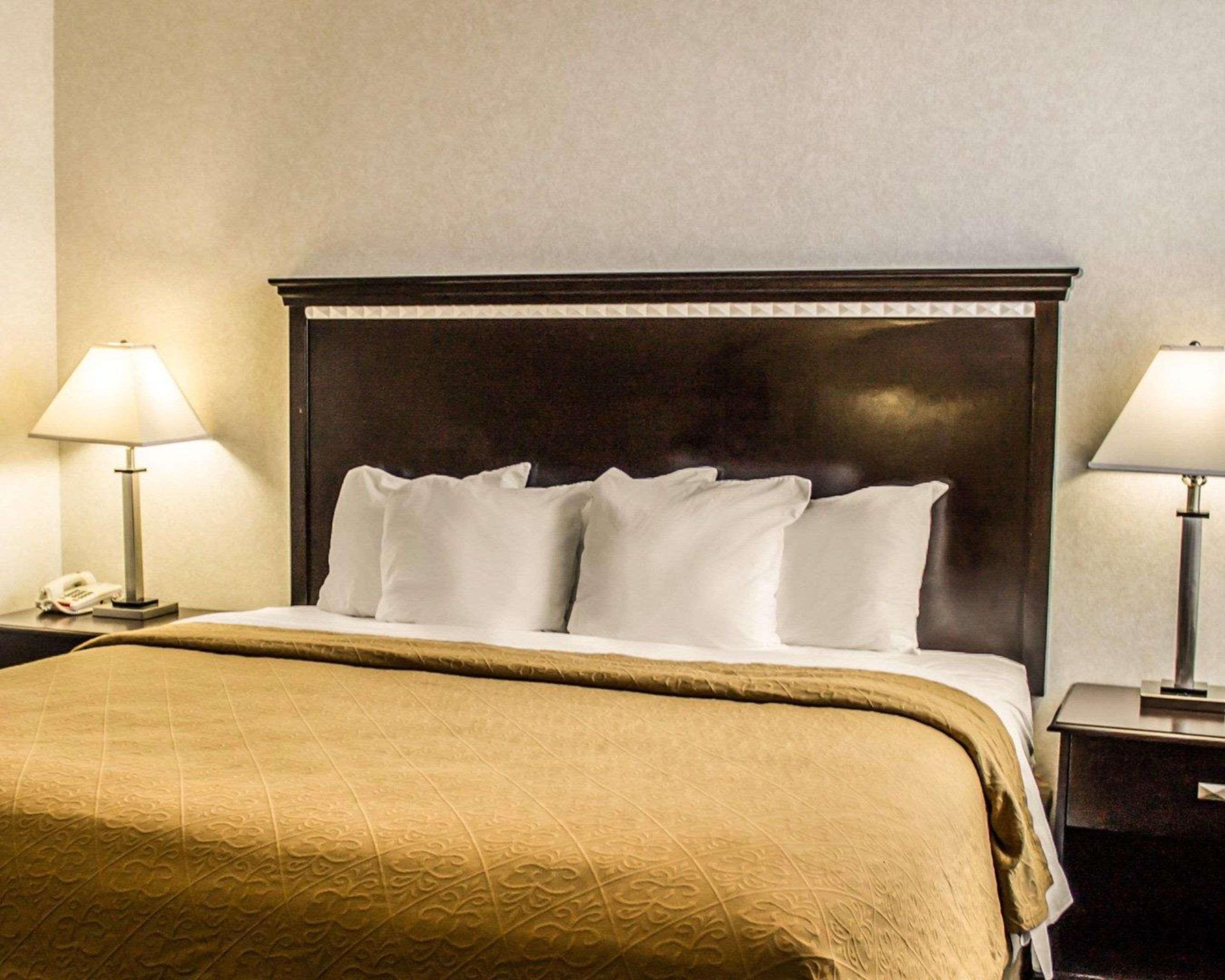 Quality Inn & Suites Mansfield Extérieur photo
