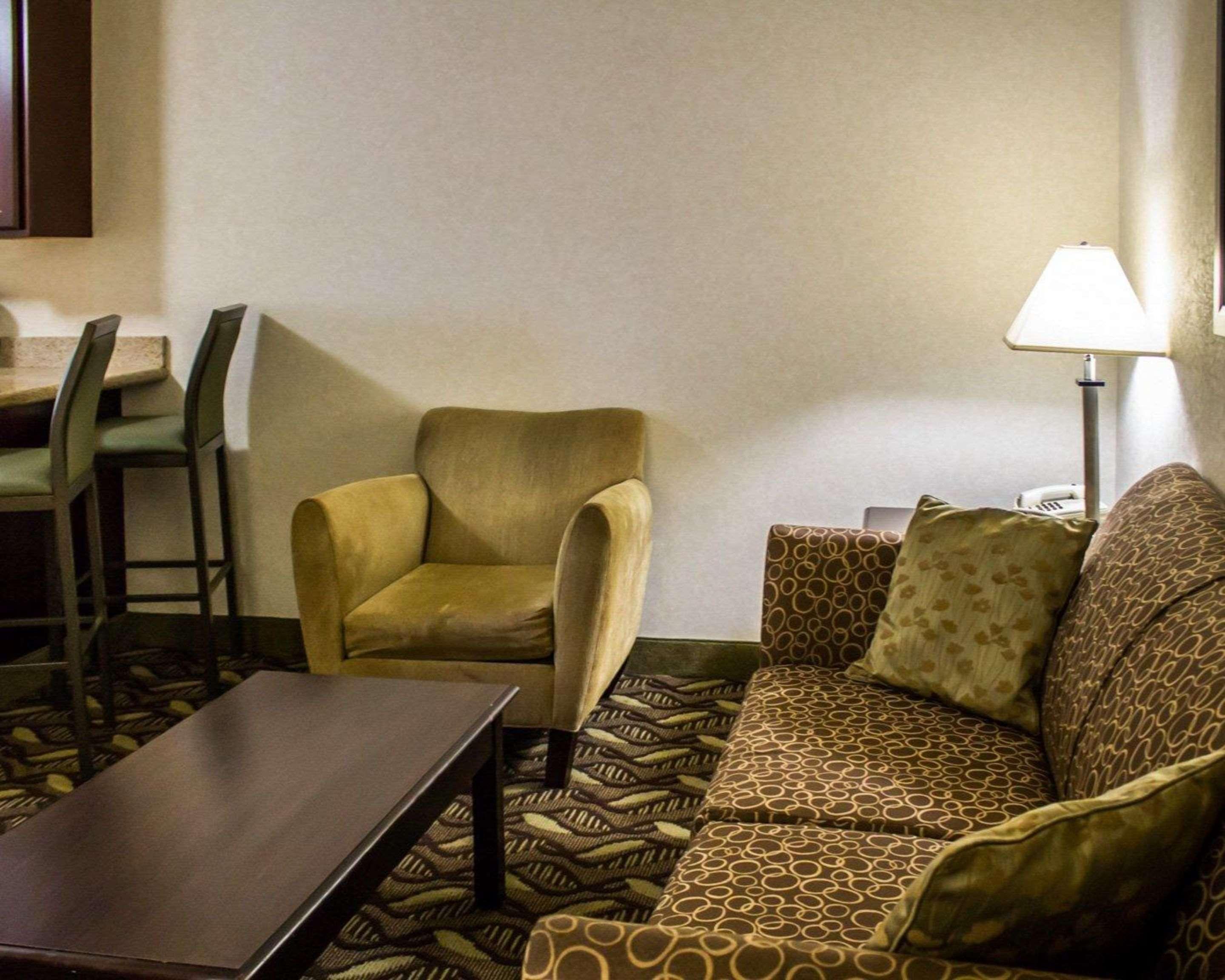 Quality Inn & Suites Mansfield Extérieur photo