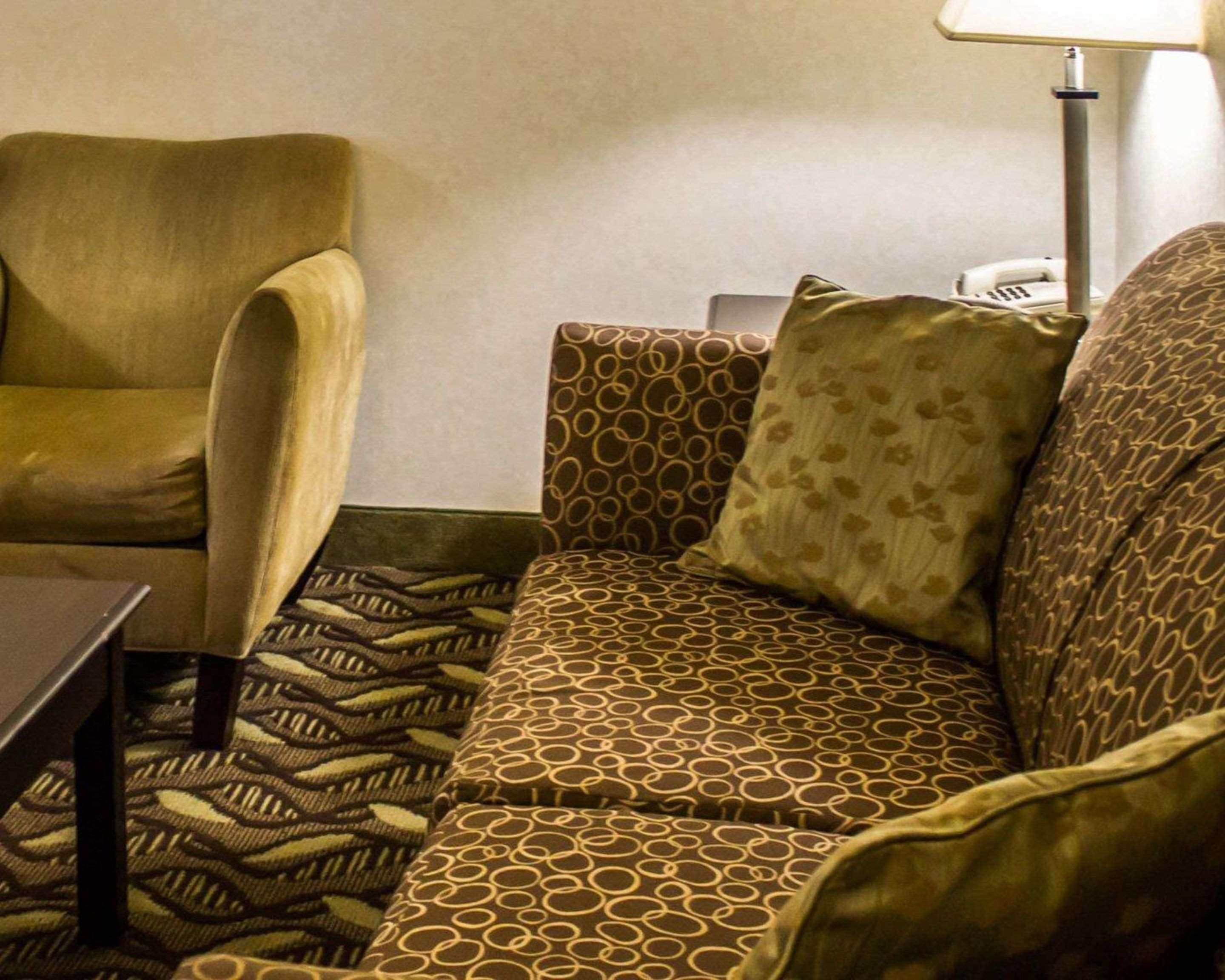 Quality Inn & Suites Mansfield Extérieur photo