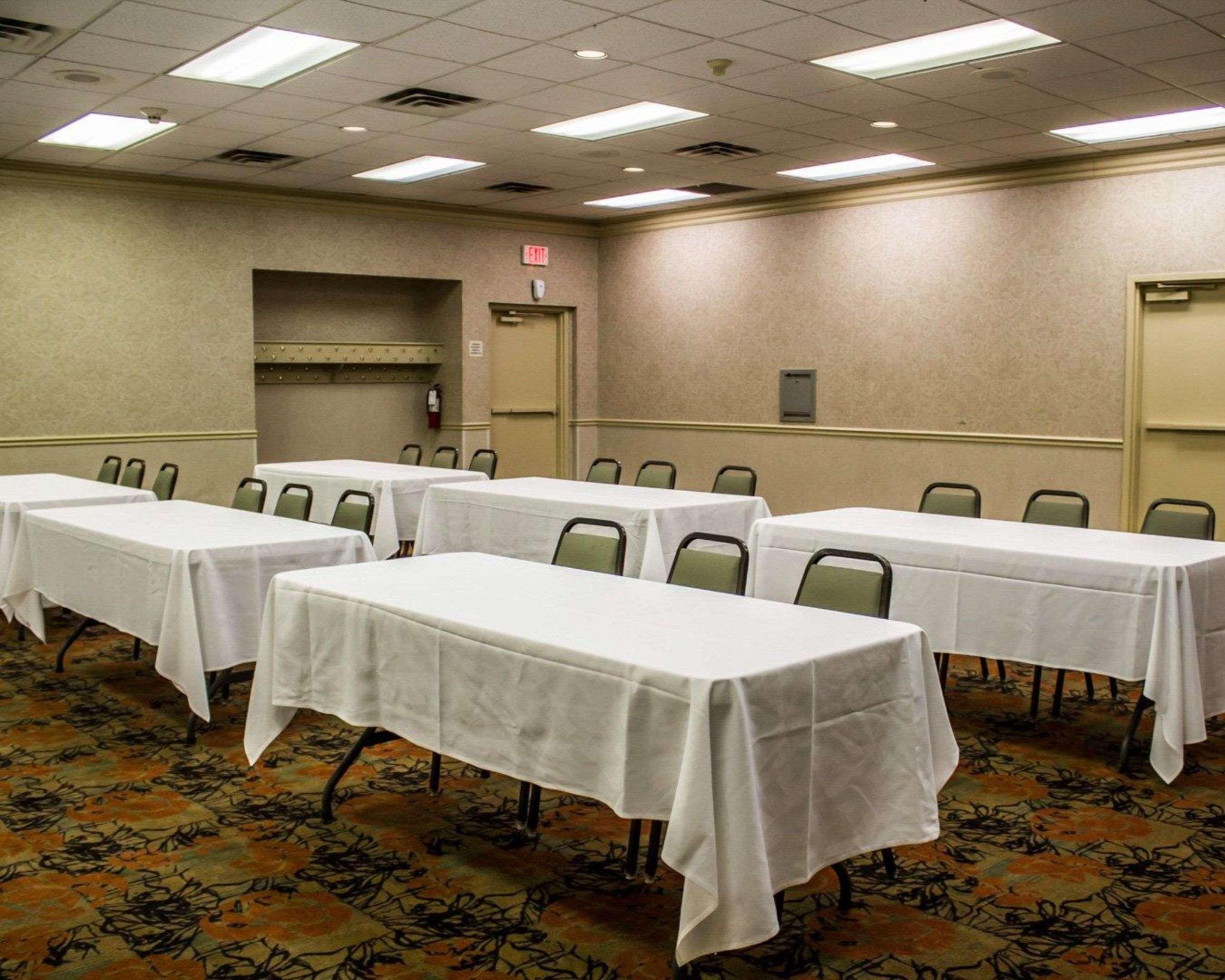 Quality Inn & Suites Mansfield Extérieur photo