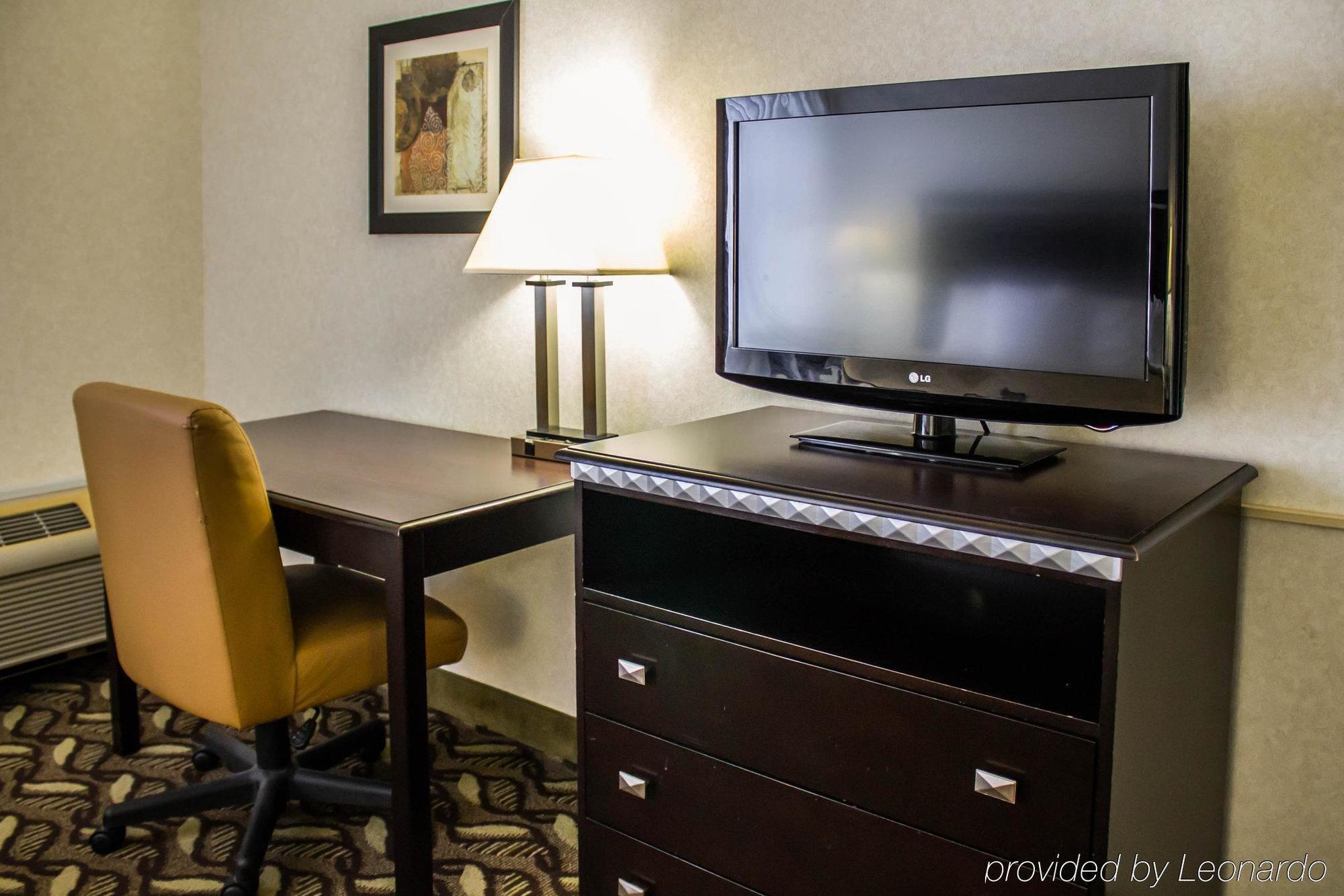 Quality Inn & Suites Mansfield Extérieur photo
